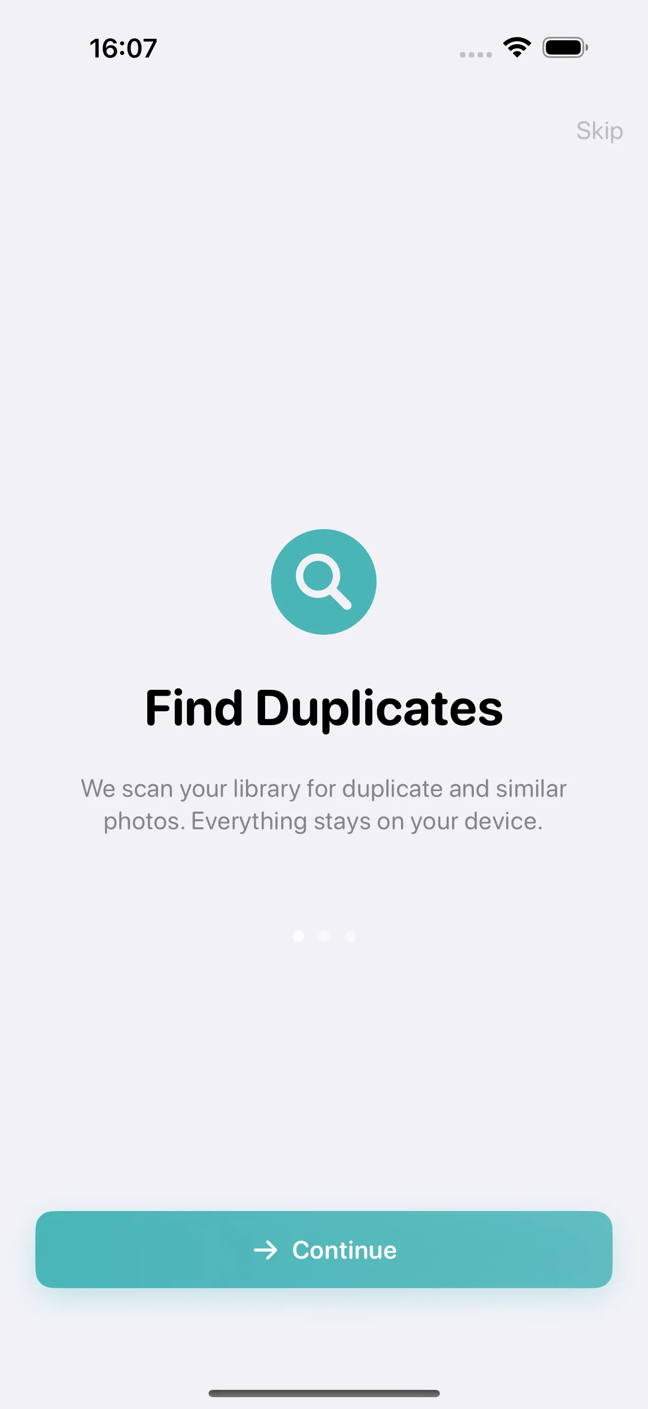 Photo Cleanup onboarding screen welcoming new users to the app