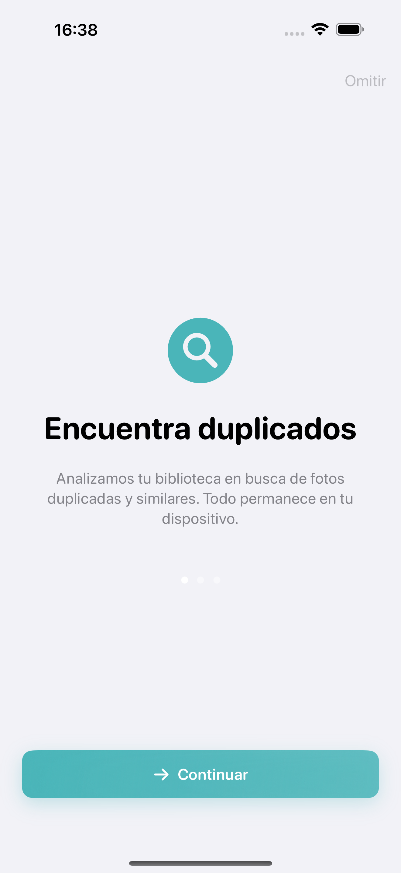 Photo Cleanup onboarding screen welcoming new users to the app