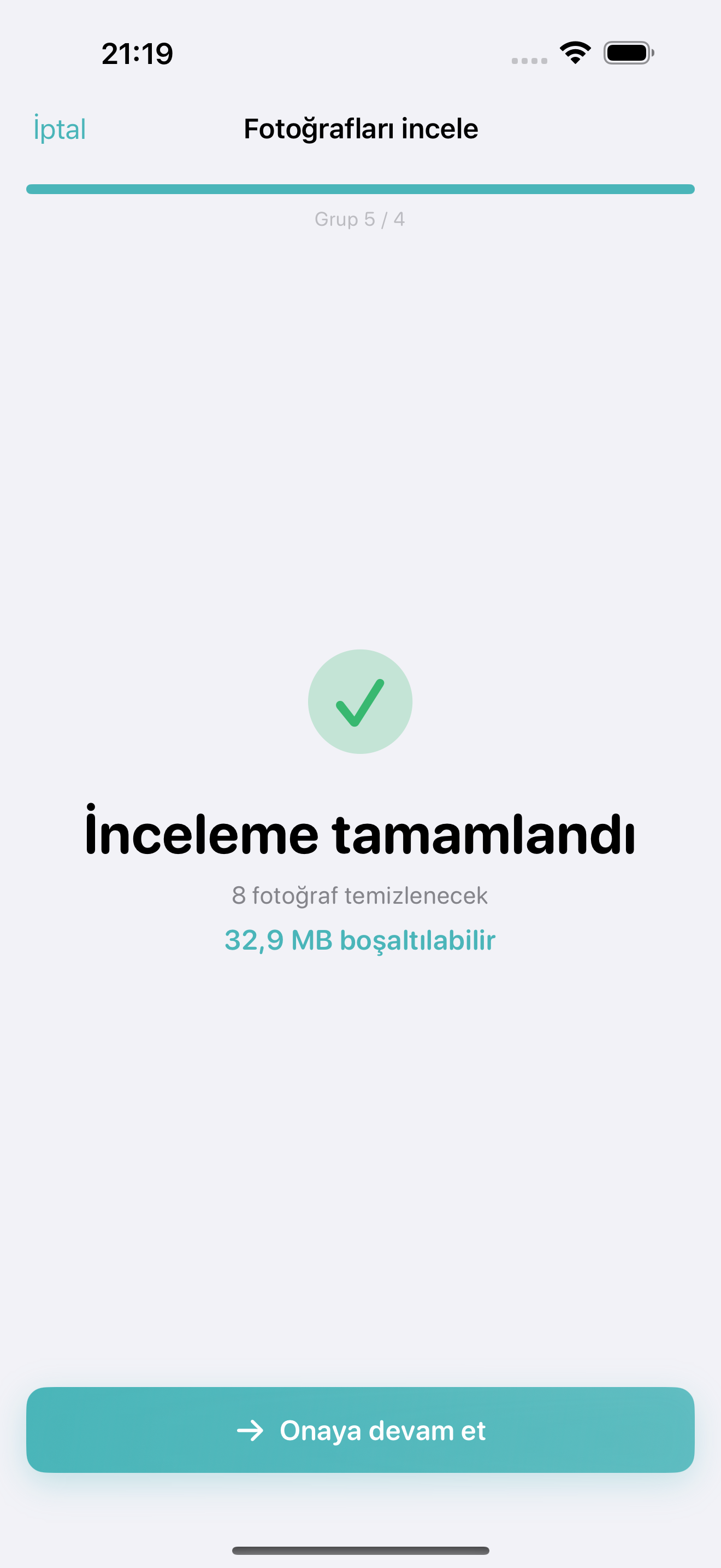 Photo Cleanup confirmation screen with safety messaging and Recently Deleted reminder